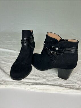 LifeStride Jezebel Black Faux Suede Strappy Buckle Ankle Boots Block Heel Bootie